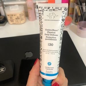 DRUNK ELEPHANT   Sunscreen SPF 30